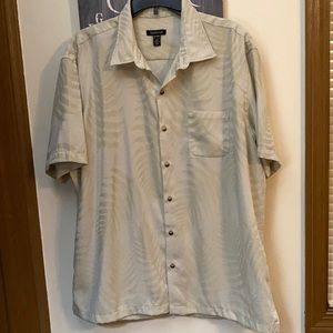 Men’s Van HEUSEN silky dress shirt